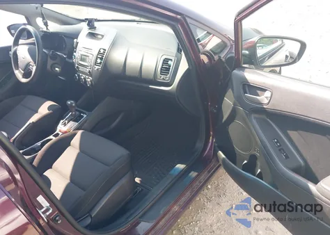 2017 Kia Forte Lx z USA, uszkodzony, nr VIN 3KPFK4A76HE136482